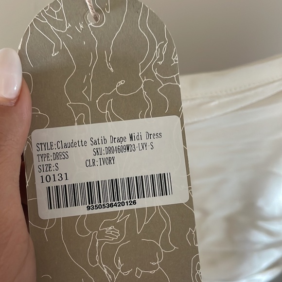 NWT Meshki Claudette Satin Drape Dress - Picture 8 of 10